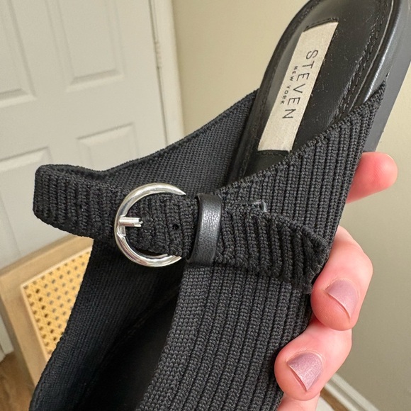 Steve Madden Slip On Shoes - Picture 6 of 9